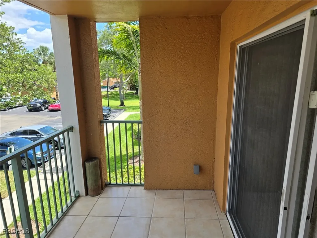1210 Wildwood Lakes Boulevard Naples FL 34104