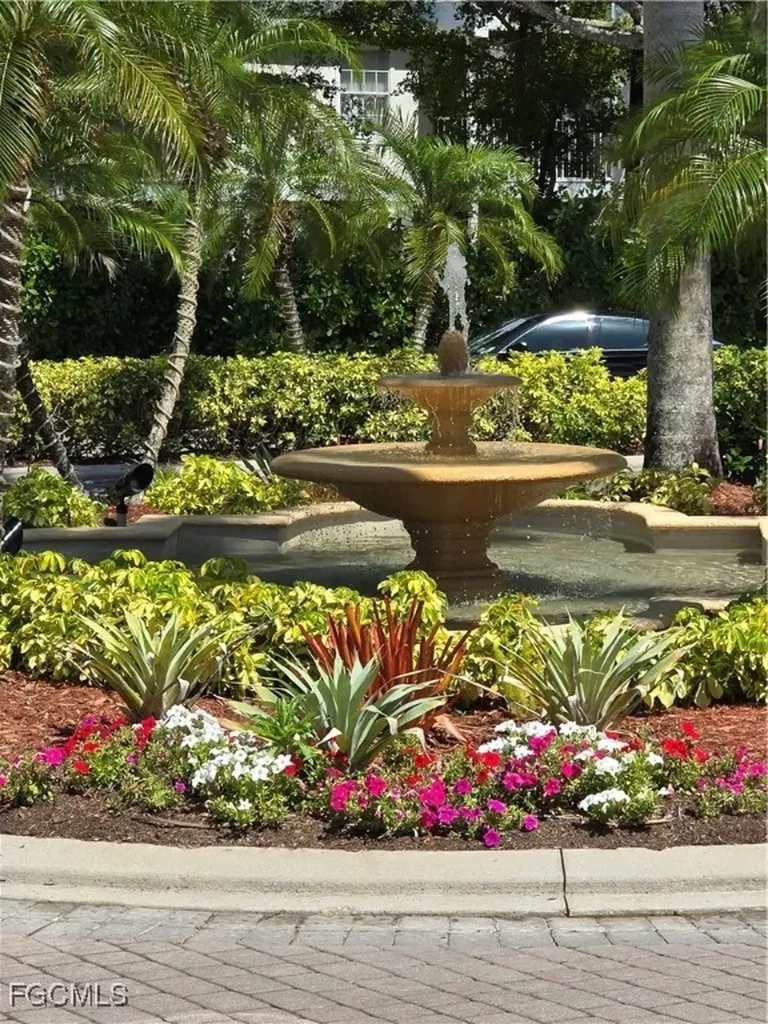 1210 Wildwood Lakes Boulevard Naples FL 34104