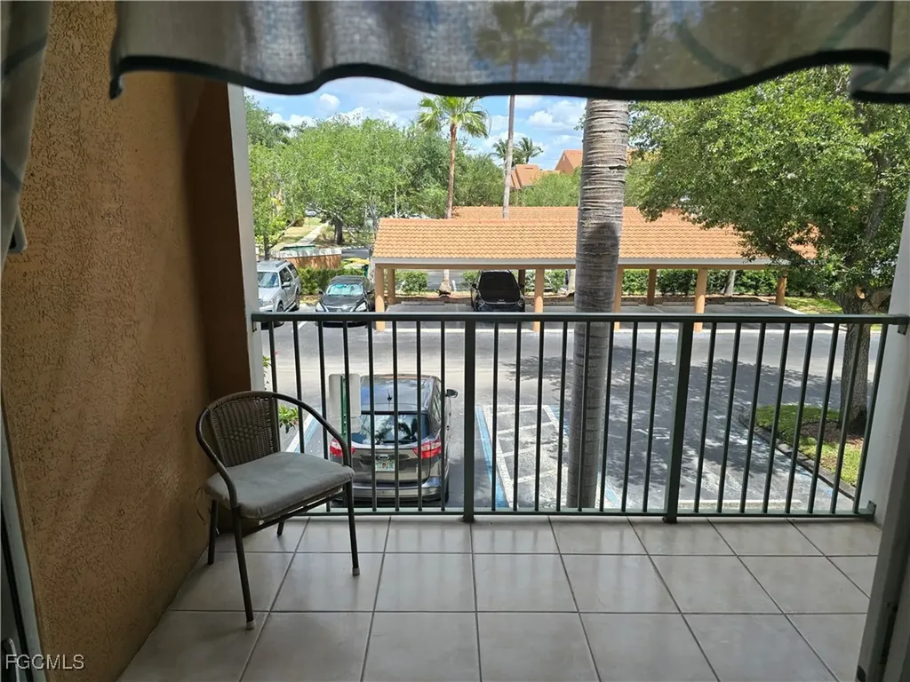 1210 Wildwood Lakes Boulevard Naples FL 34104