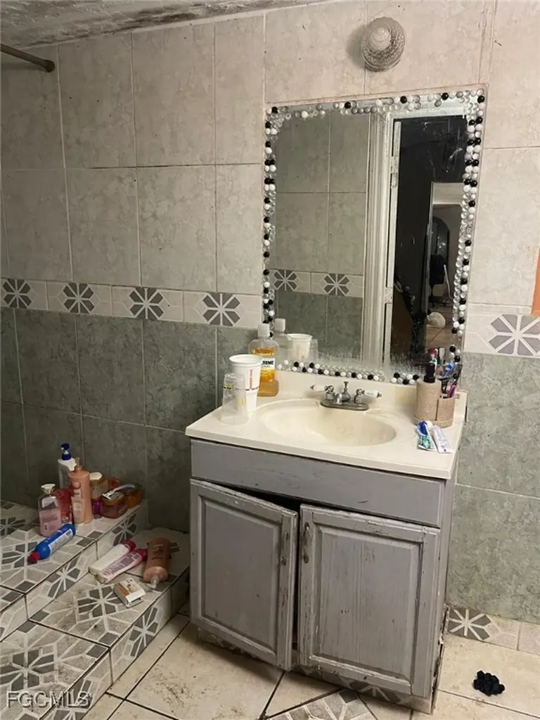 850 S Live Oak Street Clewiston FL 33440