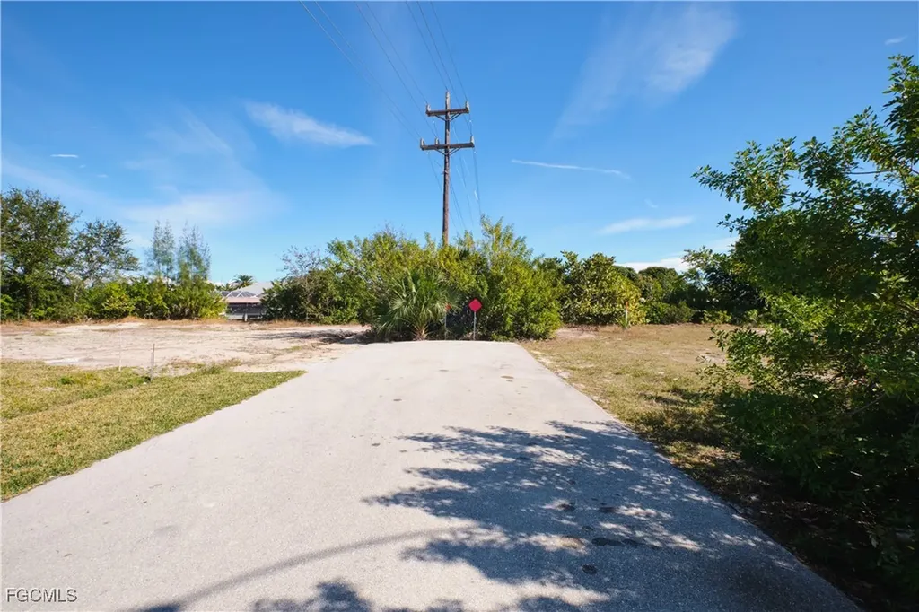 201 SW 40th Street Cape Coral FL 33914