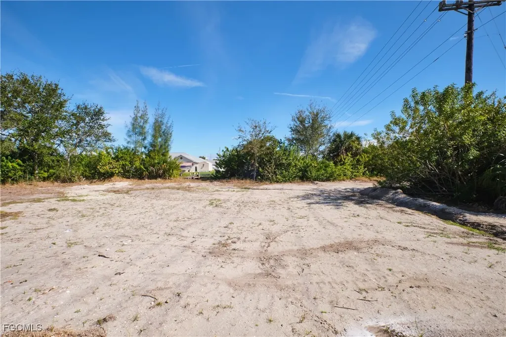 201 SW 40th Street Cape Coral FL 33914