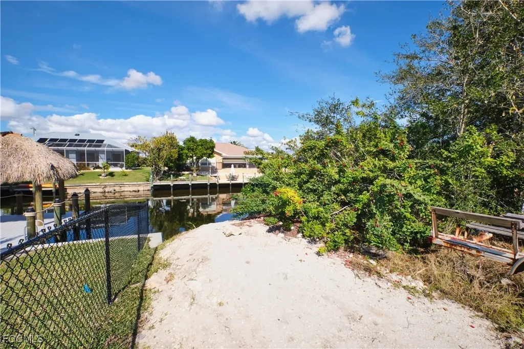 201 SW 40th Street Cape Coral FL 33914