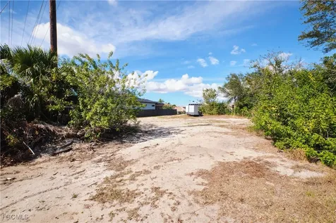 201 SW 40th Street Cape Coral FL 33914