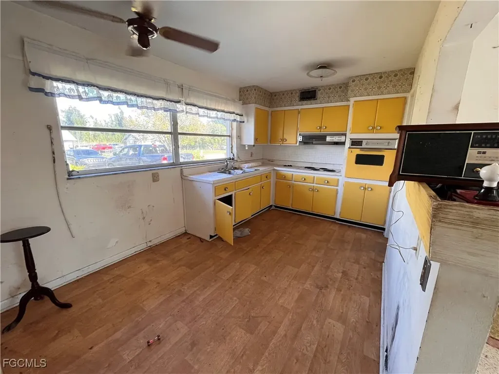 4958 Howard Street Fort Myers FL 33905