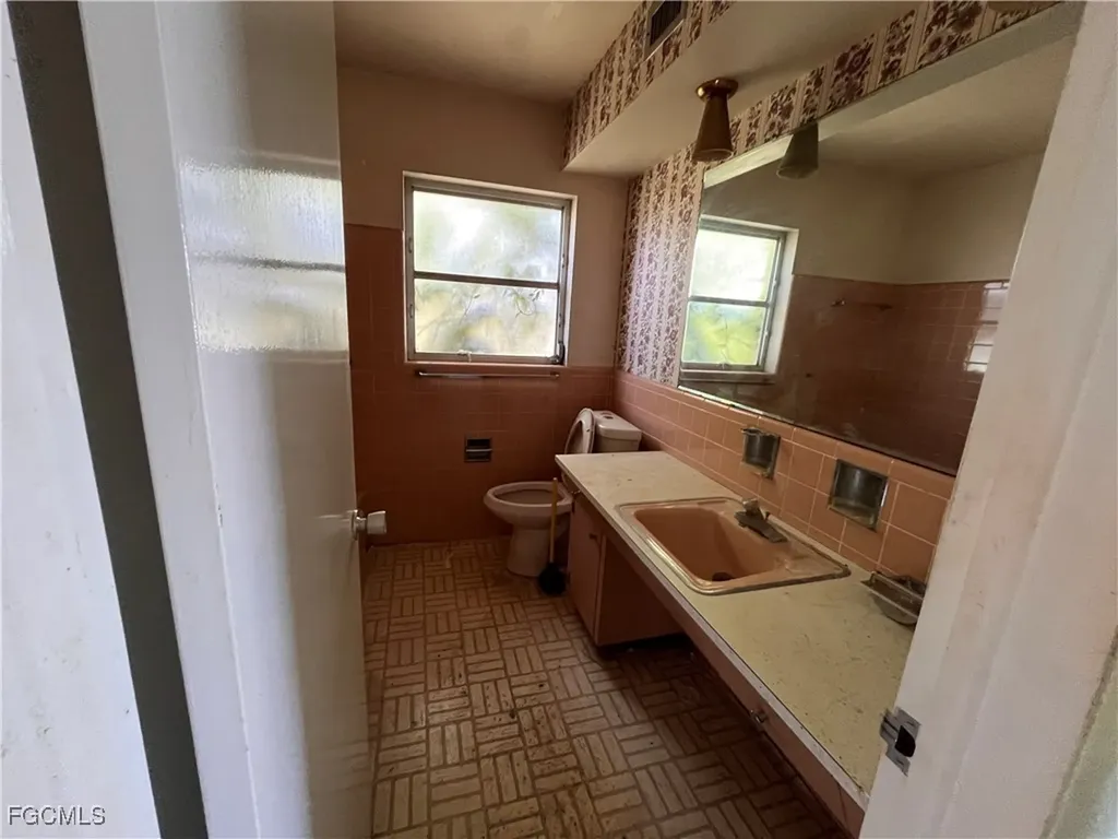 4958 Howard Street Fort Myers FL 33905