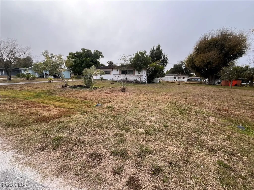 4958 Howard Street Fort Myers FL 33905
