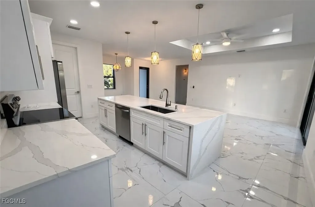 3709 37th Street SW Lehigh Acres FL 33976