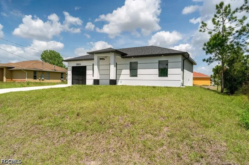 3804 8th Street SW Lehigh Acres FL 33976