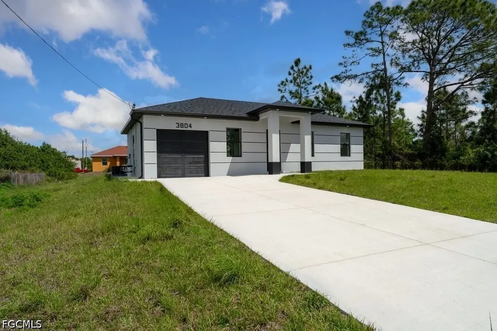 3804 8th Street SW Lehigh Acres FL 33976