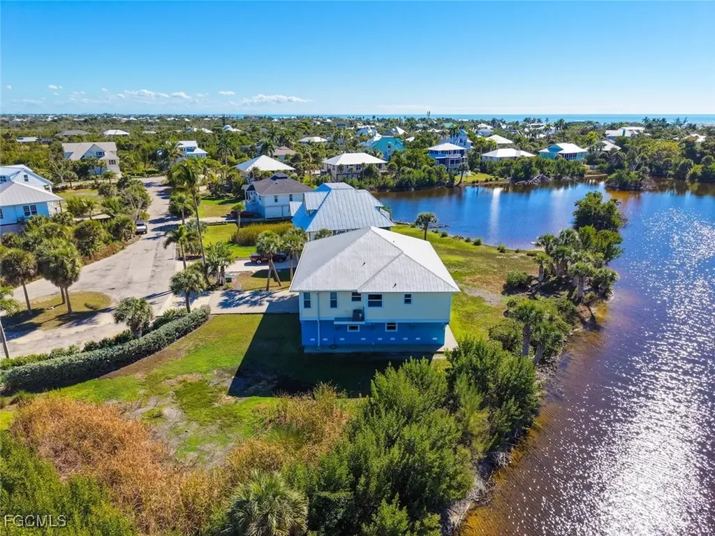 697 Spartina Court Sanibel FL 33957