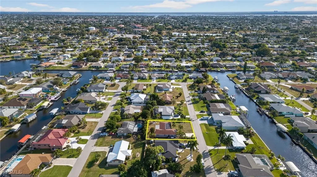113 SE 41st Street Cape Coral FL 33904