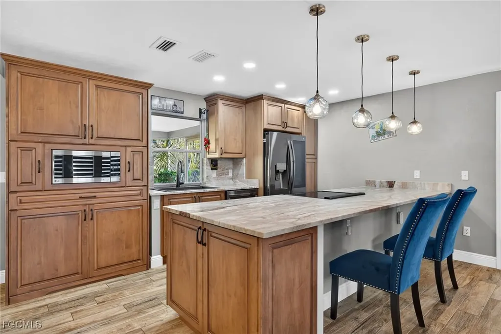 113 SE 41st Street Cape Coral FL 33904