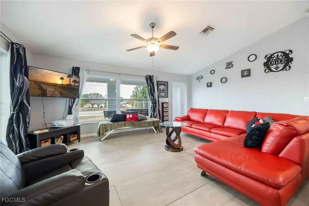 1053 Lock Lane SW Moore Haven FL 33471