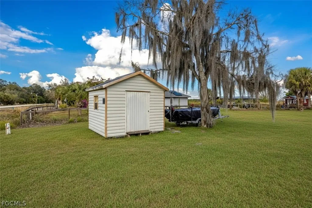 1053 Lock Lane SW Moore Haven FL 33471