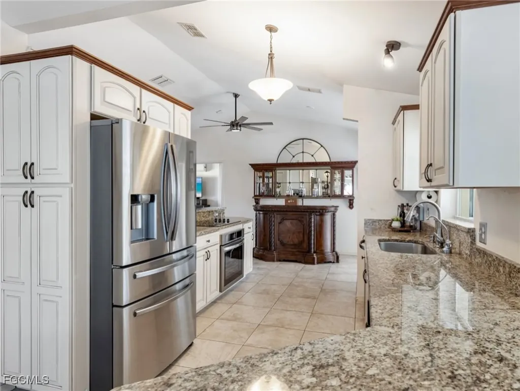 836 SW 23rd Street Cape Coral FL 33991