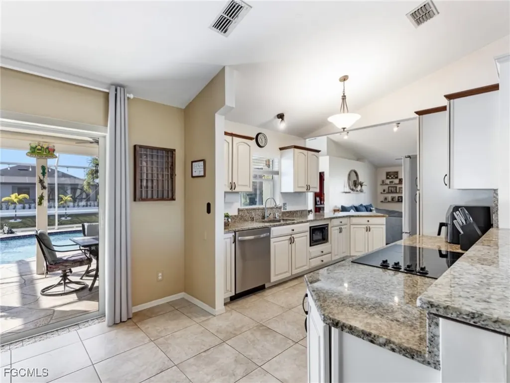 836 SW 23rd Street Cape Coral FL 33991
