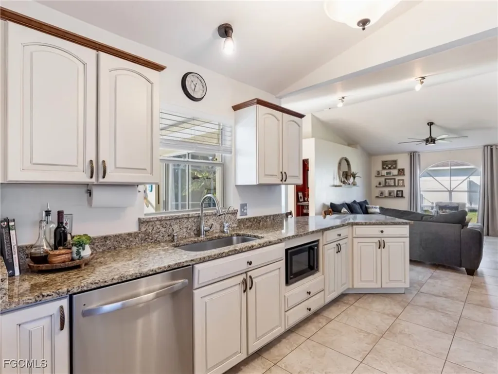 836 SW 23rd Street Cape Coral FL 33991