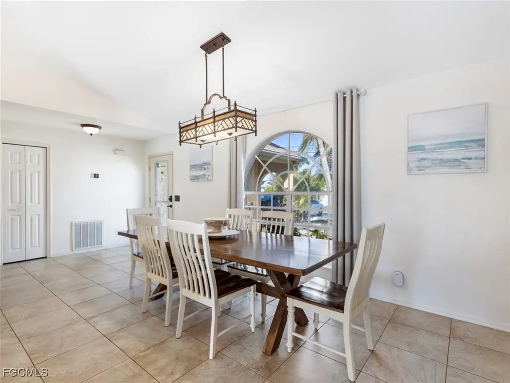 836 SW 23rd Street Cape Coral FL 33991