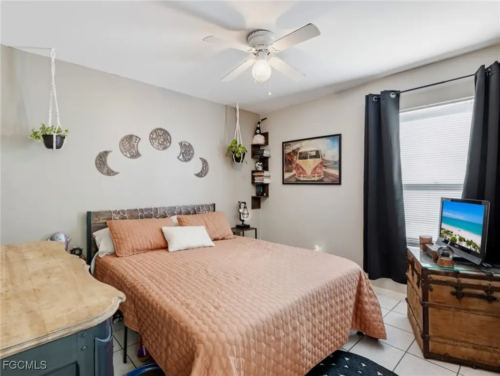 836 SW 23rd Street Cape Coral FL 33991