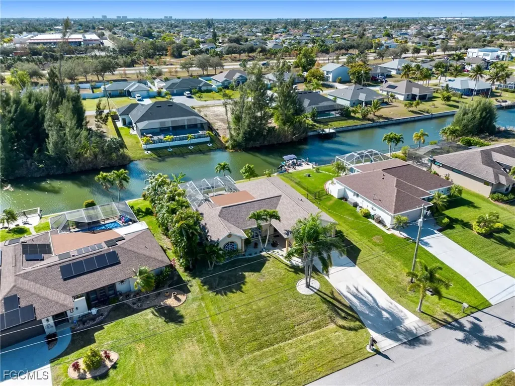 836 SW 23rd Street Cape Coral FL 33991