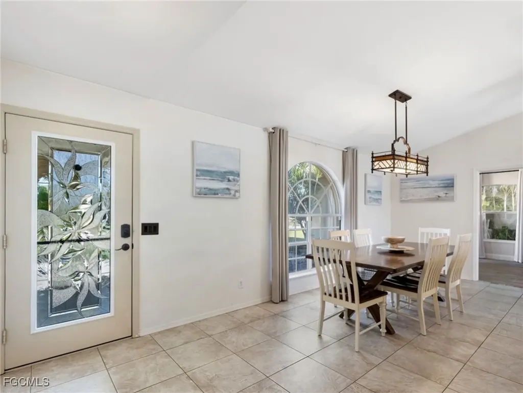 836 SW 23rd Street Cape Coral FL 33991