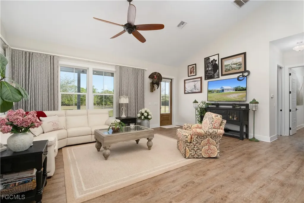 4093 Sunshine Boulevard St. James City FL 33956