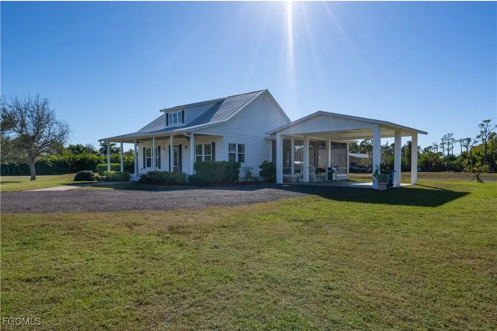 4093 Sunshine Boulevard St. James City FL 33956