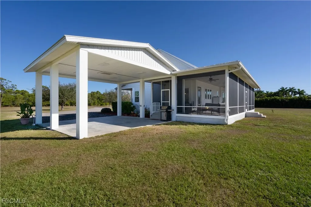 4093 Sunshine Boulevard St. James City FL 33956