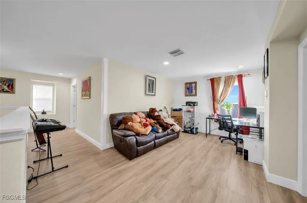 207 NE 24th Terrace Cape Coral FL 33909
