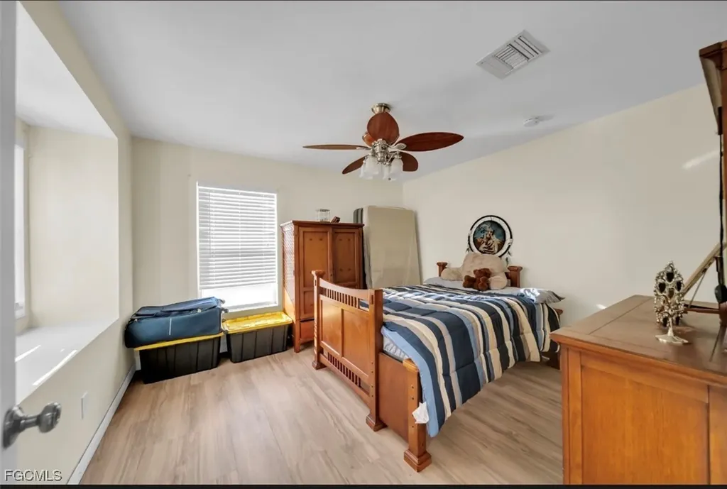 207 NE 24th Terrace Cape Coral FL 33909