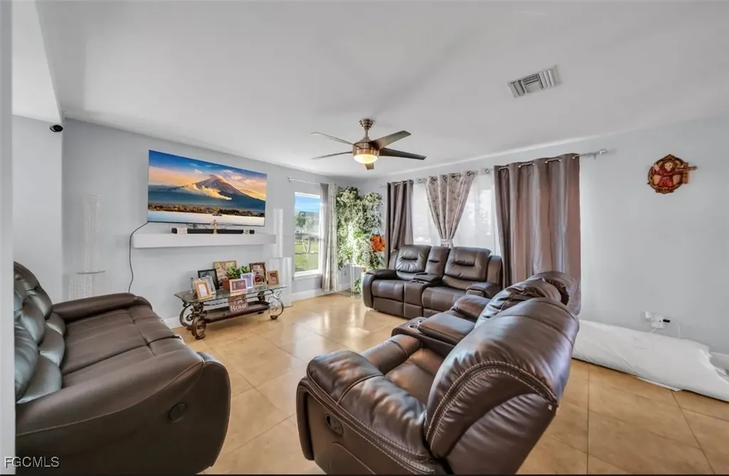 207 NE 24th Terrace Cape Coral FL 33909