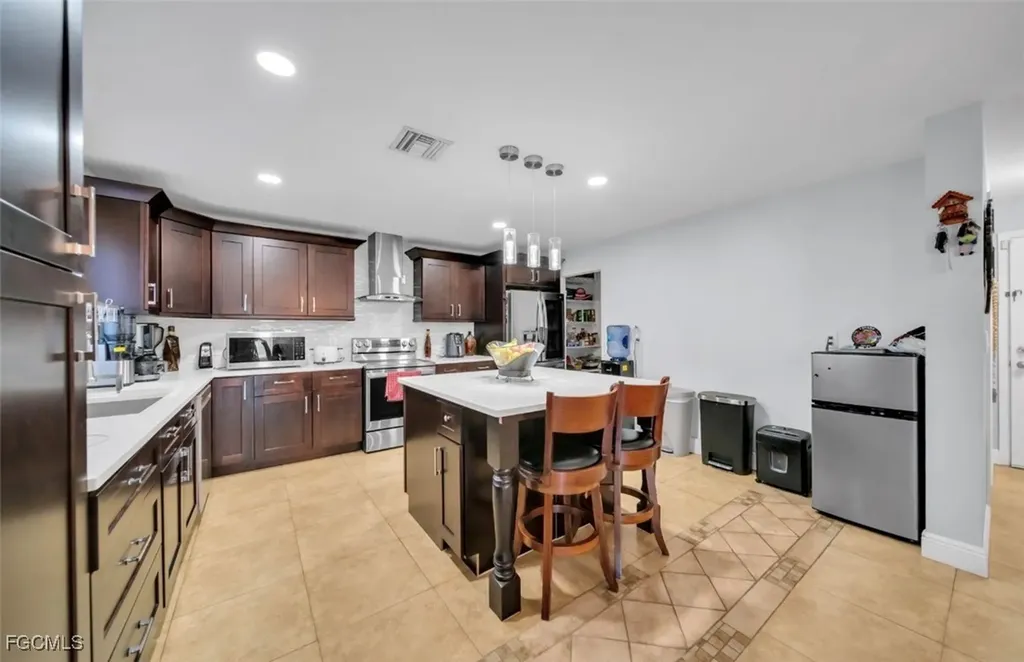 207 NE 24th Terrace Cape Coral FL 33909