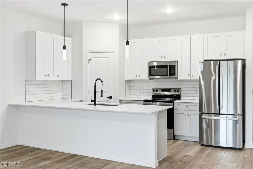 2530/2532 NW 31st Avenue Cape Coral FL 33993