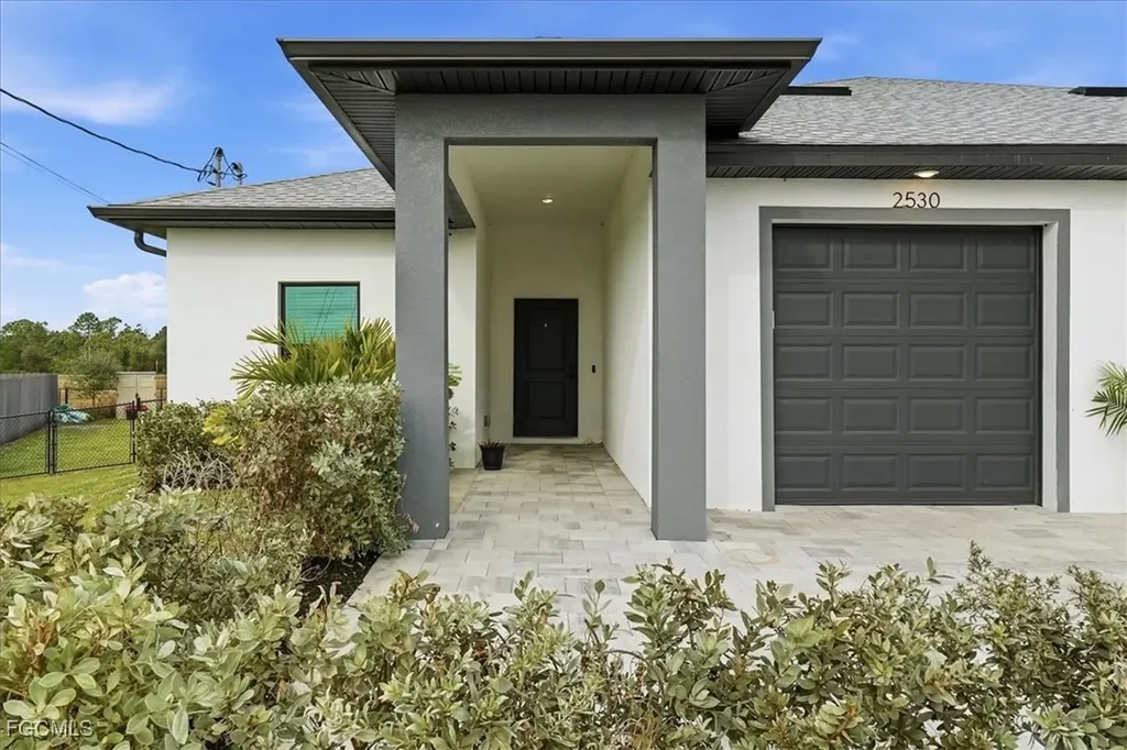 2530/2532 NW 31st Avenue Cape Coral FL 33993