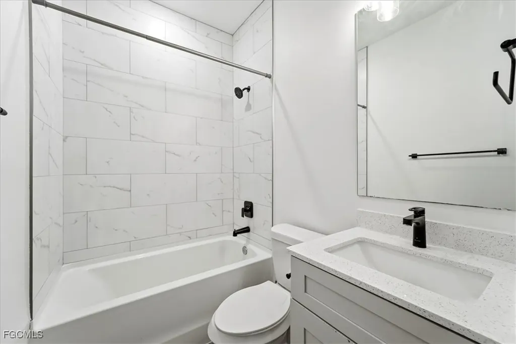 2530/2532 NW 31st Avenue Cape Coral FL 33993