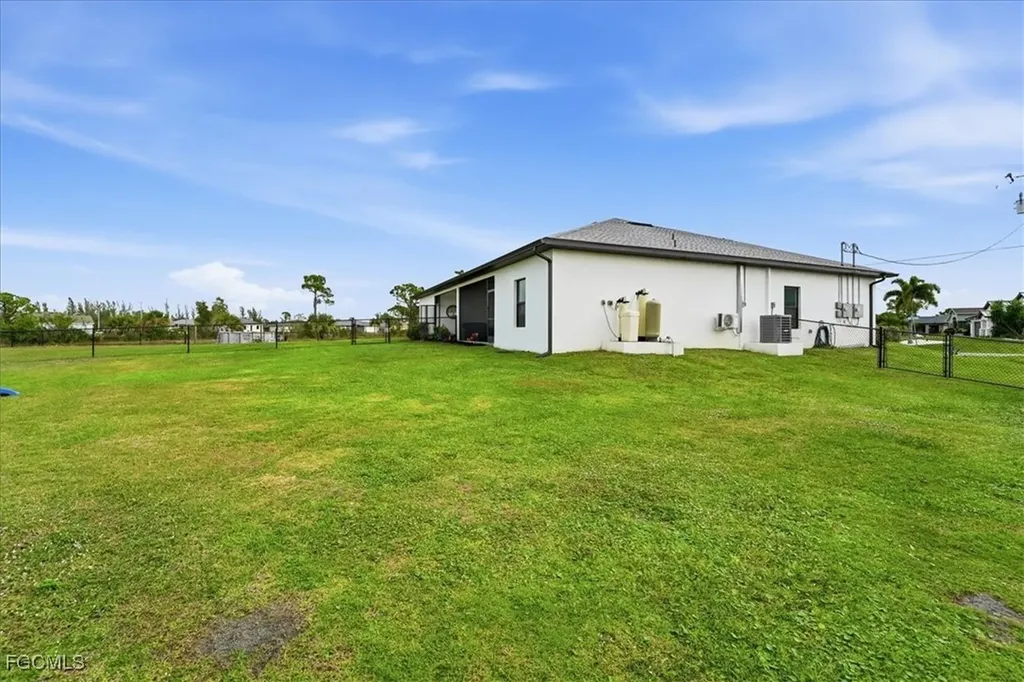 2530/2532 NW 31st Avenue Cape Coral FL 33993