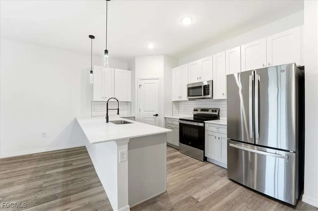 2530/2532 NW 31st Avenue Cape Coral FL 33993