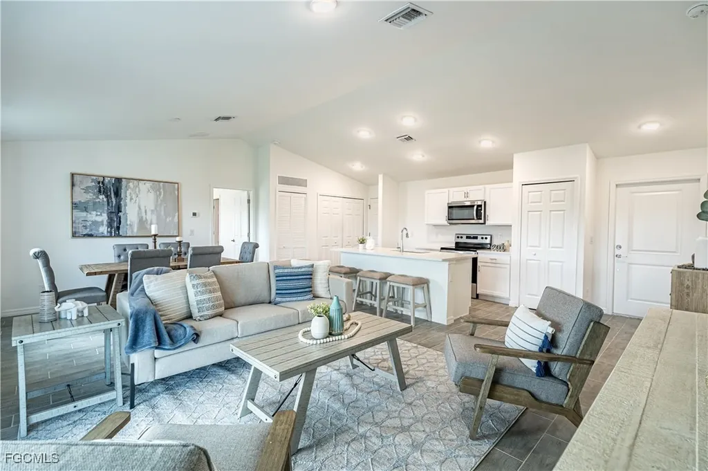 1629 NW 17th Terrace Cape Coral FL 33993