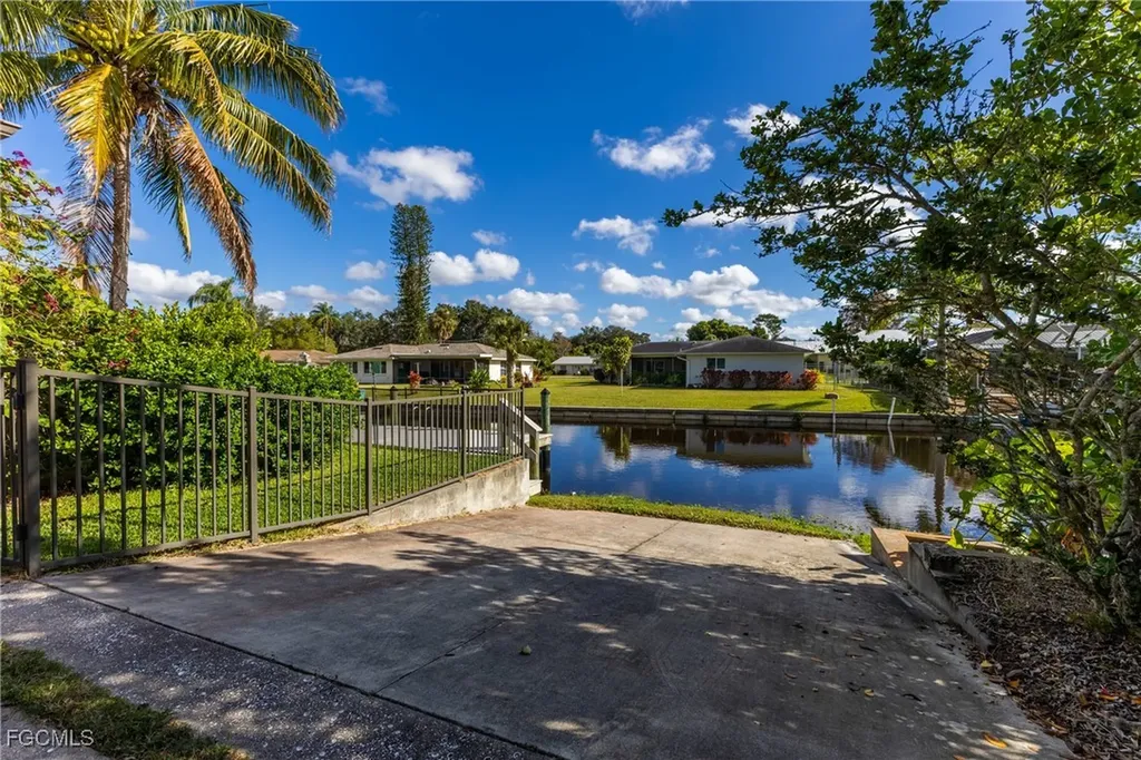 1971 Mitchell Avenue Alva FL 33920