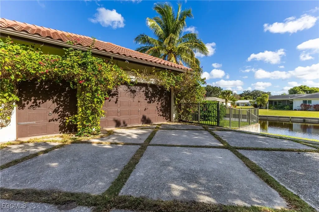 1971 Mitchell Avenue Alva FL 33920