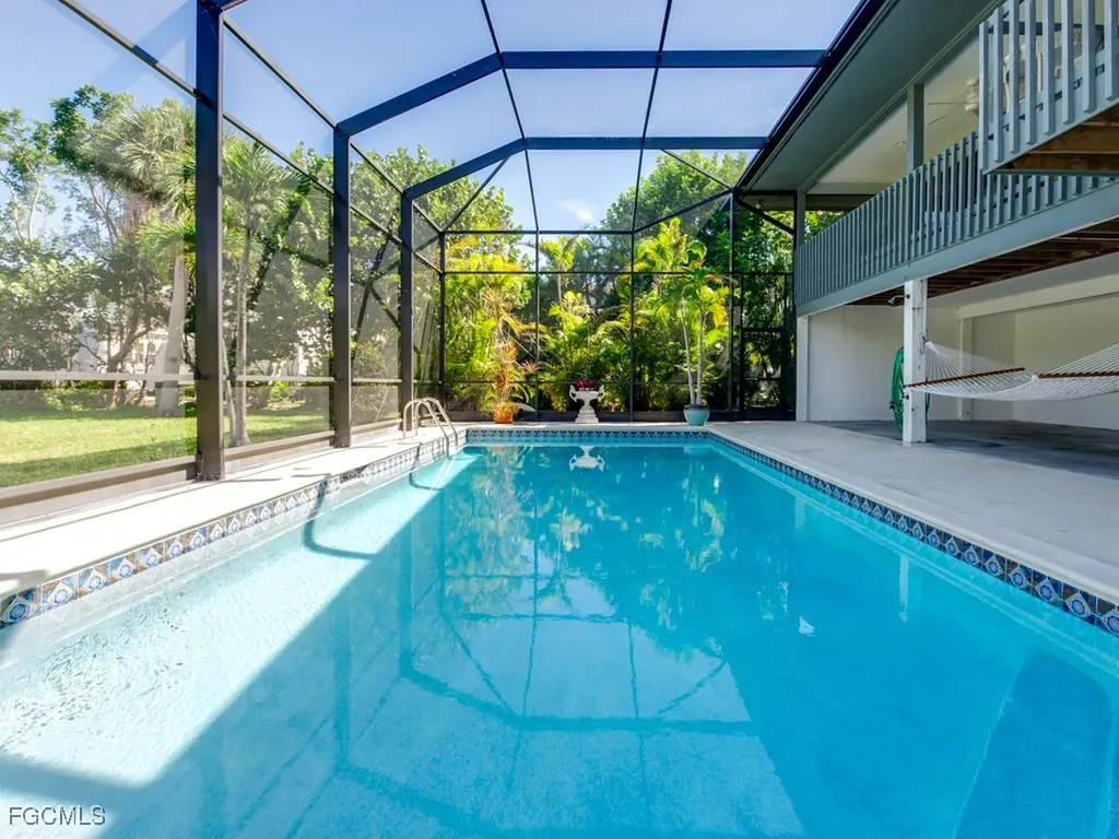 1379 Albatross Road Sanibel FL 33957