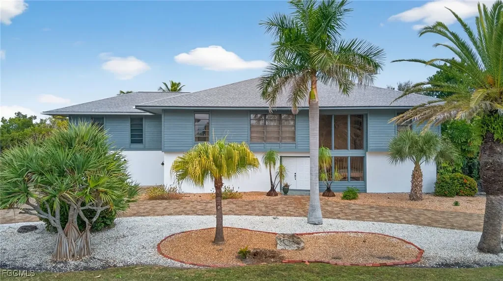 1379 Albatross Road Sanibel FL 33957