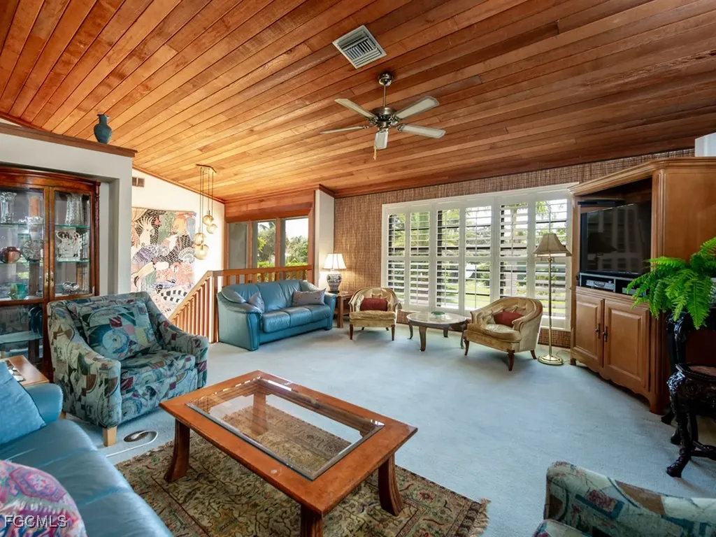 1379 Albatross Road Sanibel FL 33957