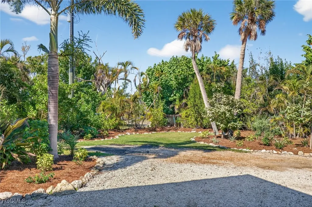 1211 Periwinkle Way Sanibel FL 33957