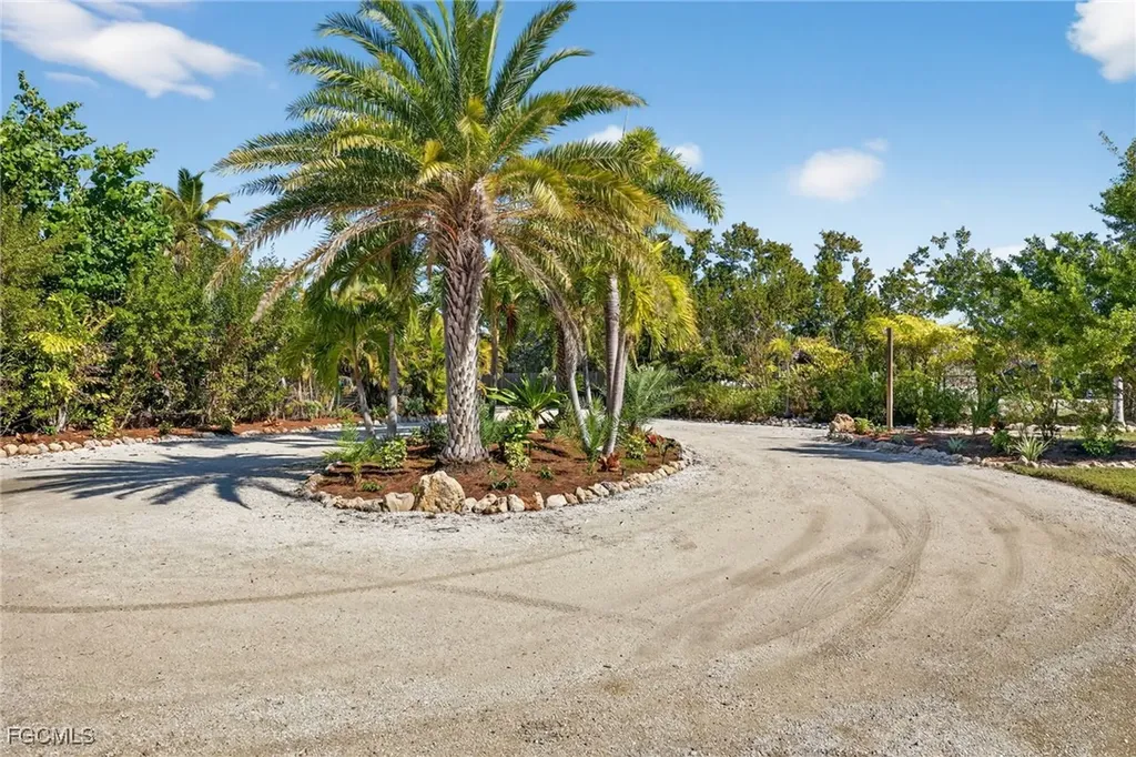 1211 Periwinkle Way Sanibel FL 33957