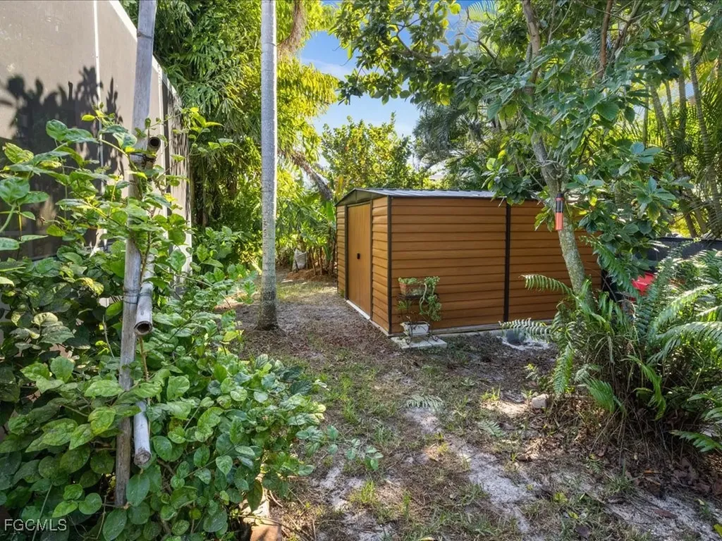 1209 NW 25th Place Cape Coral FL 33993