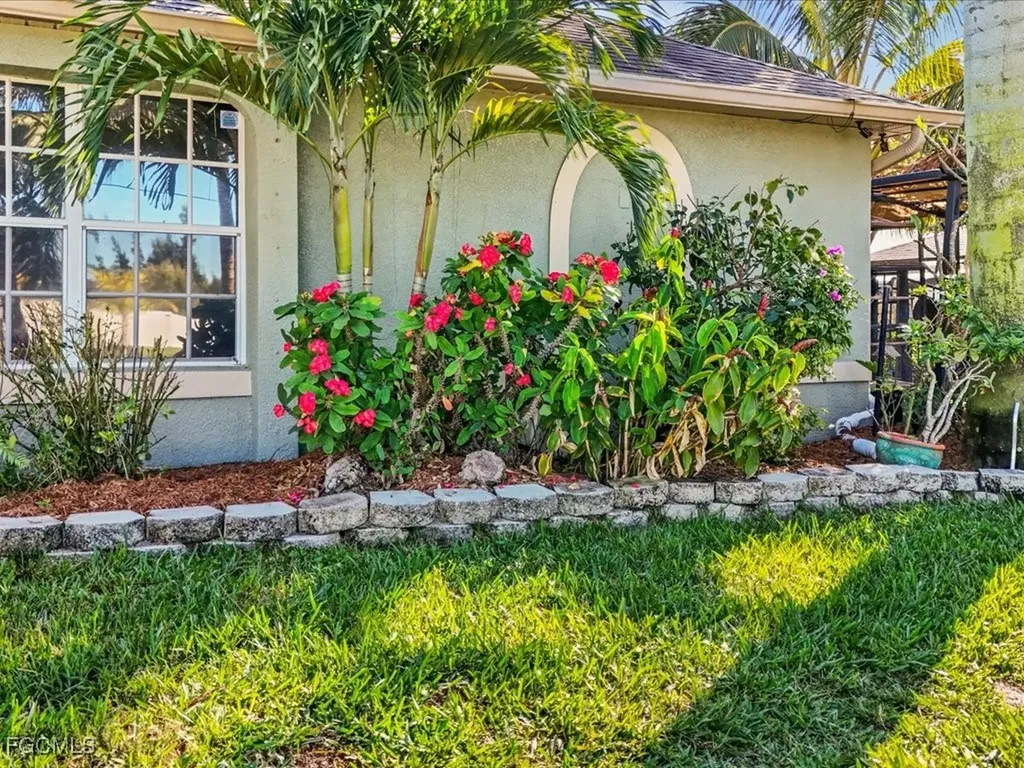 1209 NW 25th Place Cape Coral FL 33993