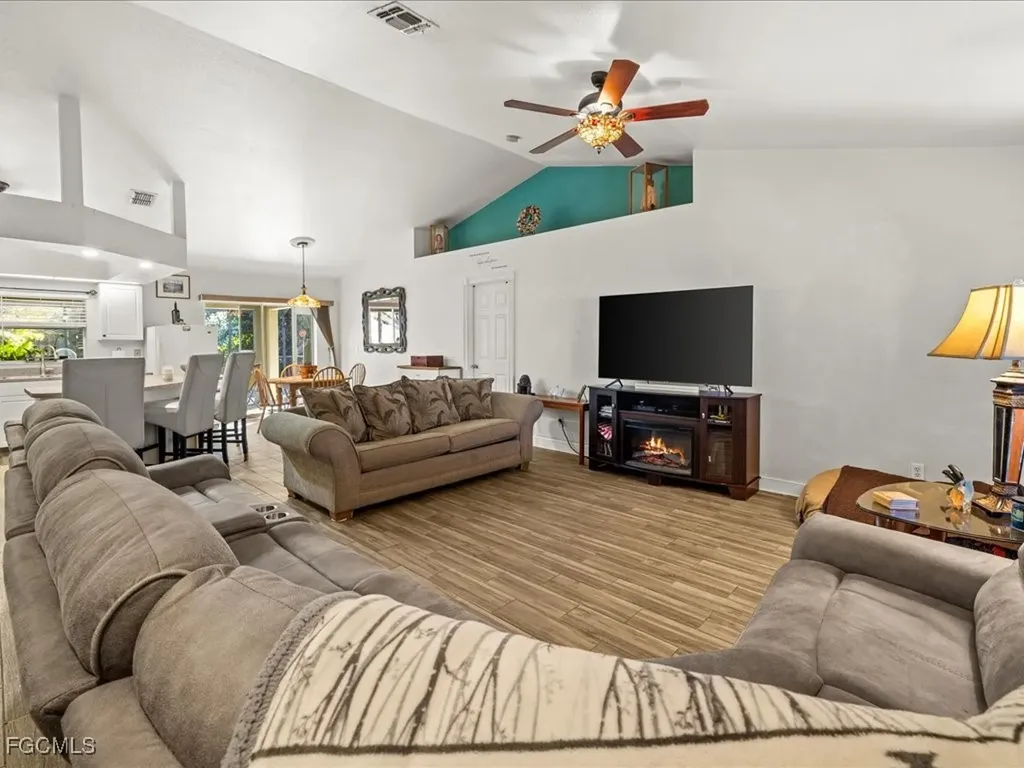 1209 NW 25th Place Cape Coral FL 33993