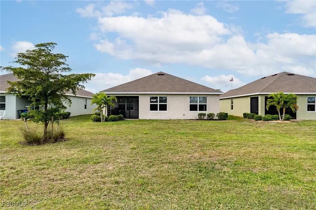 20476 Camino Torcido Loop North Fort Myers FL 33917